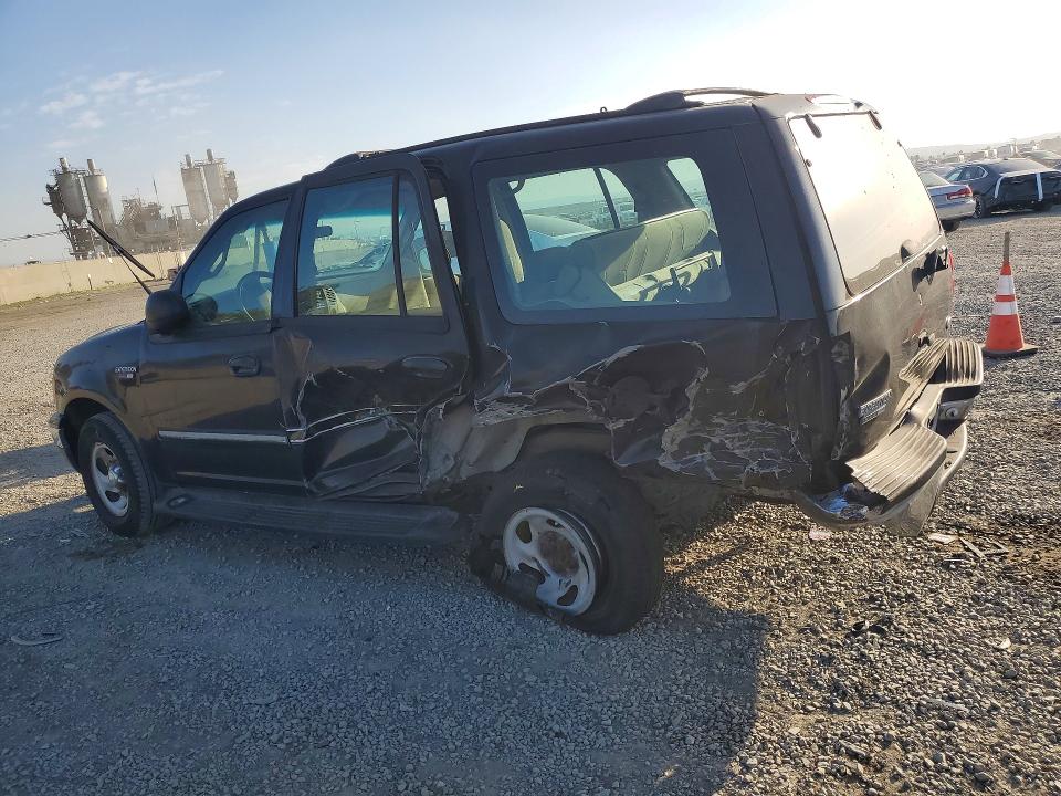 Photo 2 from auction – 2000 FORD EXPEDITION with VIN 1FMRU1562YLB48137