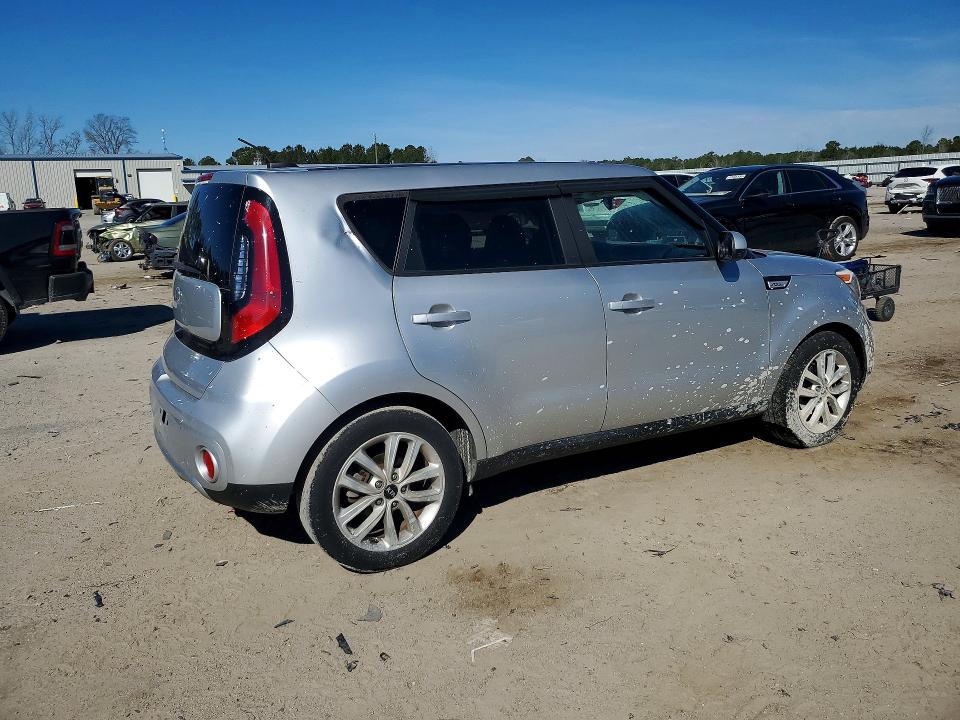 Photo 3 from auction – 2018 KIA SOUL with VIN KNDJP3A58J7606912