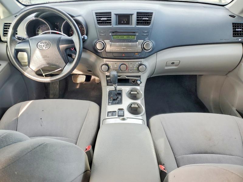 Photo 8 from auction – 2012 TOYOTA HIGHLANDER with VIN 5TDBK3EH5CS158791