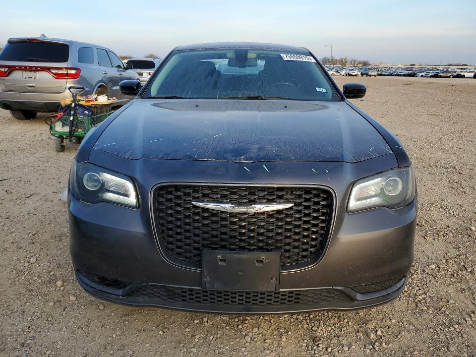 Photo 5 from auction – 2019 CHRYSLER 300 with VIN 2C3CCAAG0KH582660
