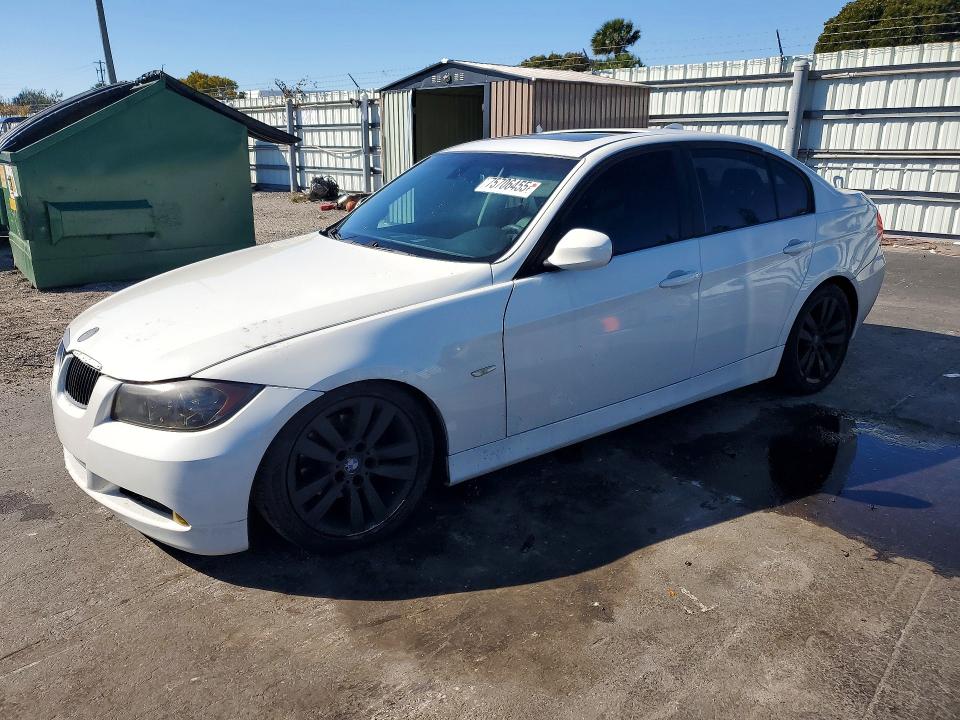 BMW 328 I 2007 with VIN WBAVA37597NE27115 - Photo from auction