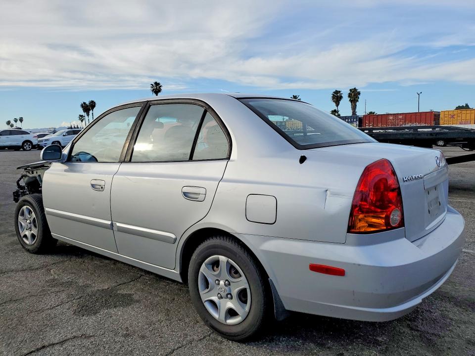 Photo 2 from auction – 2005 HYUNDAI ACCENT with VIN KMHCG45C85U586283