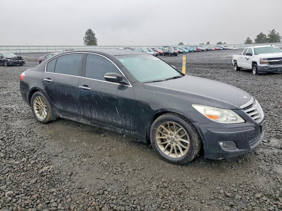 Photo 4 from auction – 2011 HYUNDAI GENESIS with VIN KMHGC4DE7BU117777