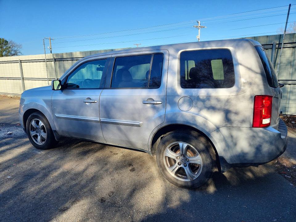 Photo 2 from auction – 2015 HONDA PILOT EXL with VIN 5FNYF4H50FB054191