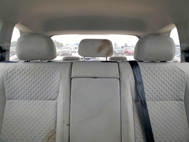 Photo 10 from auction – 2018 VOLKSWAGEN TIGUAN with VIN 3VV1B7AX2JM104797