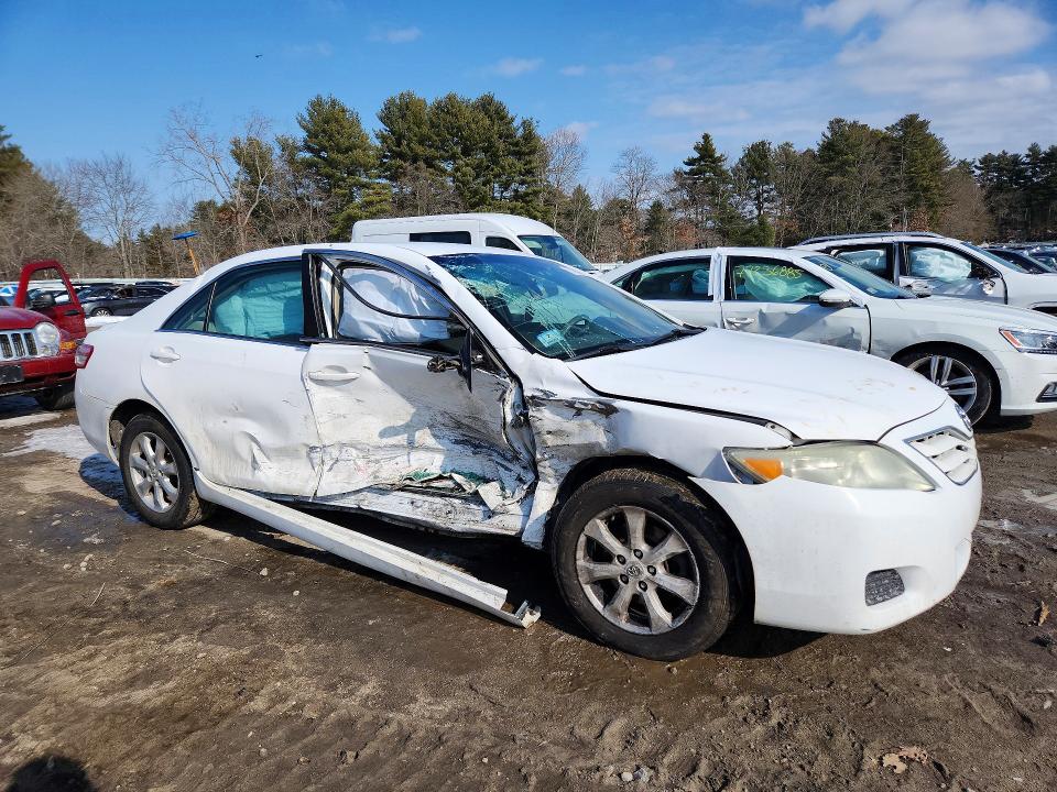 Photo 4 from auction – 2011 TOYOTA CAMRY with VIN 4T1BF3EK9BU596851