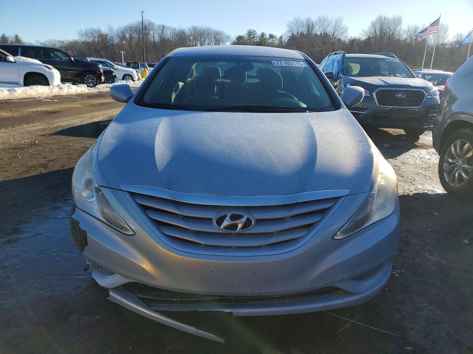 Photo 5 from auction – 2011 HYUNDAI SONATA with VIN 5NPEB4AC7BH139838