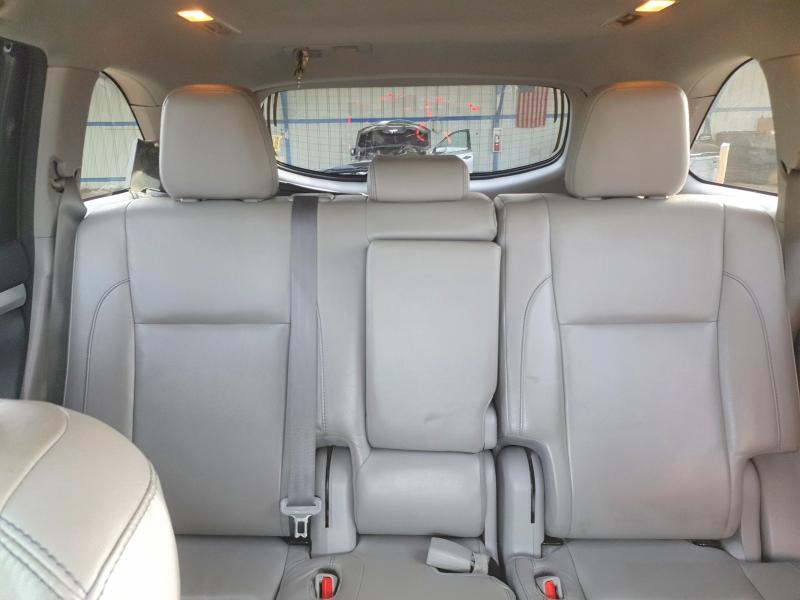 Photo 10 from auction – 2018 TOYOTA HIGHLANDER with VIN 5TDJZRFHXJS914508