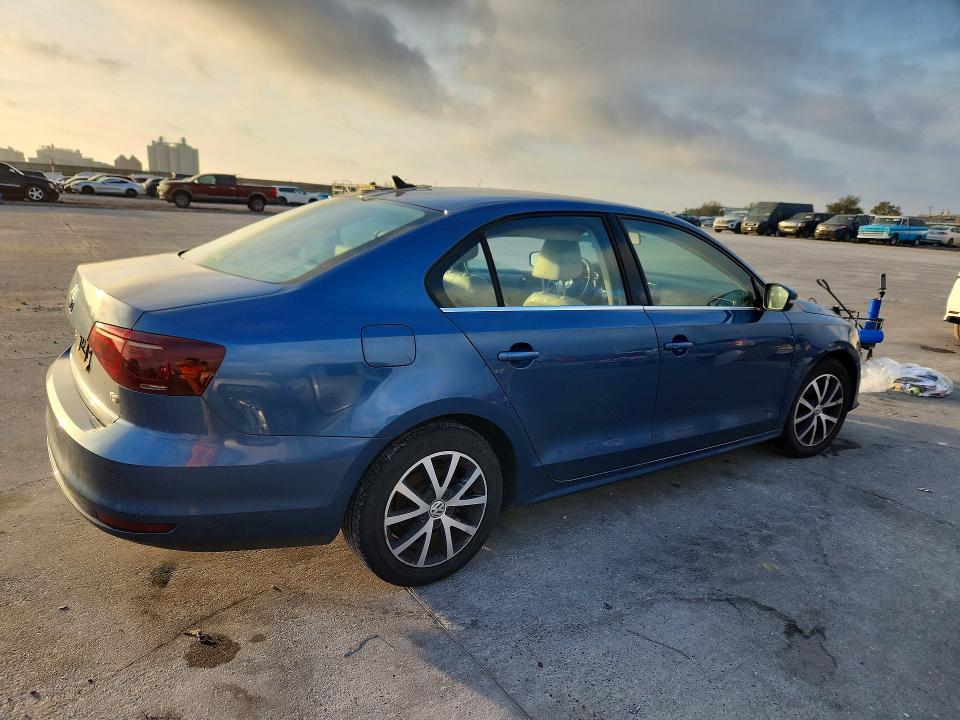 Photo 3 from auction – 2017 VOLKSWAGEN JETTA with VIN 3VWDB7AJ5HM226343