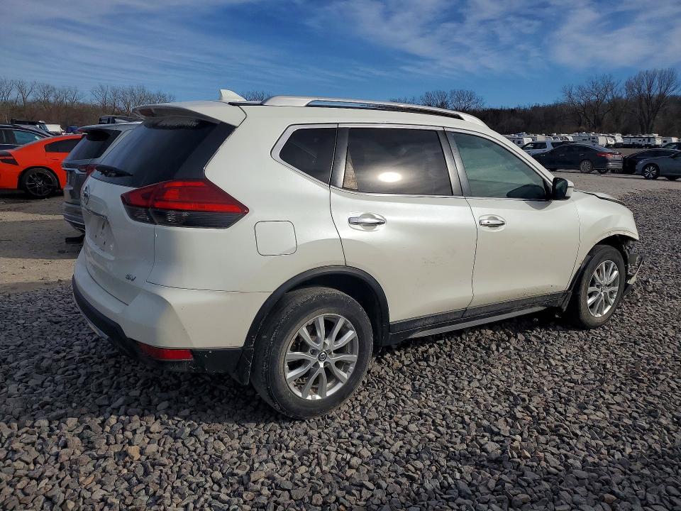 Photo 3 from auction – 2017 NISSAN ROGUE with VIN 5N1AT2MT8HC893214
