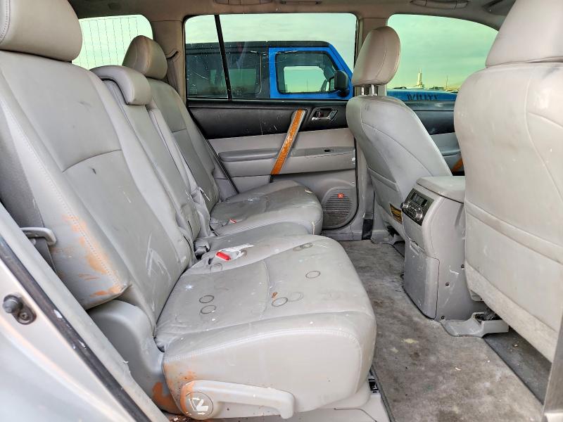 Photo 11 from auction – 2008 TOYOTA HIGHLANDER with VIN JTEEW44A782014987