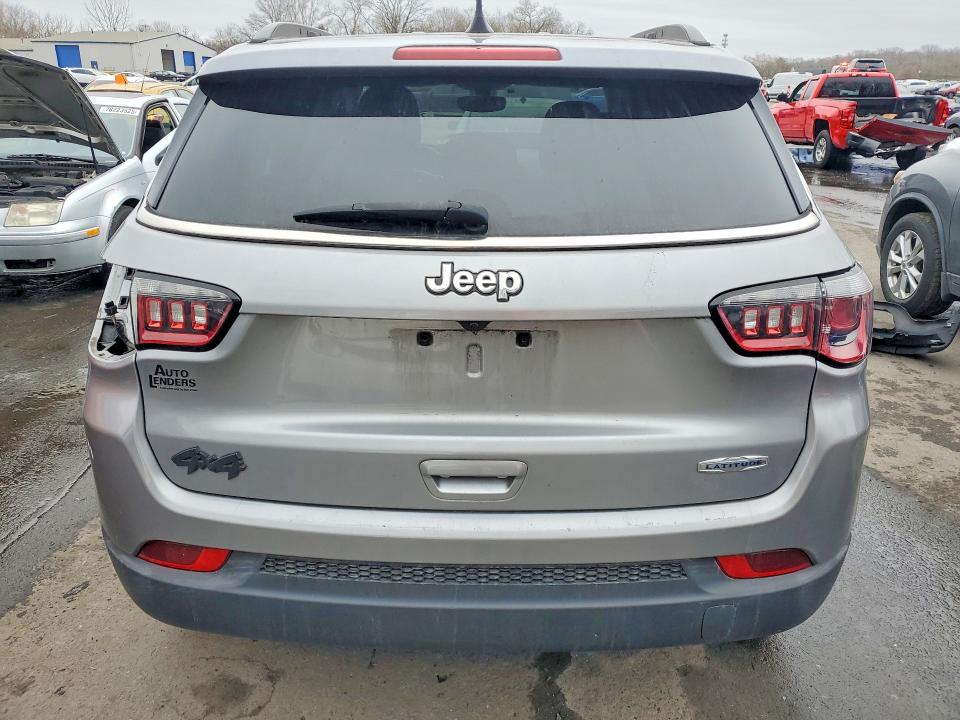 Photo 6 from auction – 2017 JEEP COMPASS with VIN 3C4NJDBB5HT692974