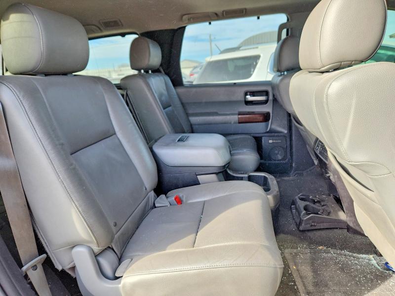 Photo 11 from auction – 2015 TOYOTA SEQUOIA with VIN 5TDDW5G19FS125127