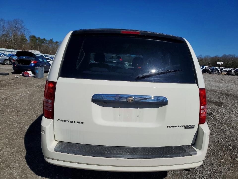 Photo 6 from auction – 2010 CHRYSLER TOWN & COU with VIN 2A4RR5D12AR414864