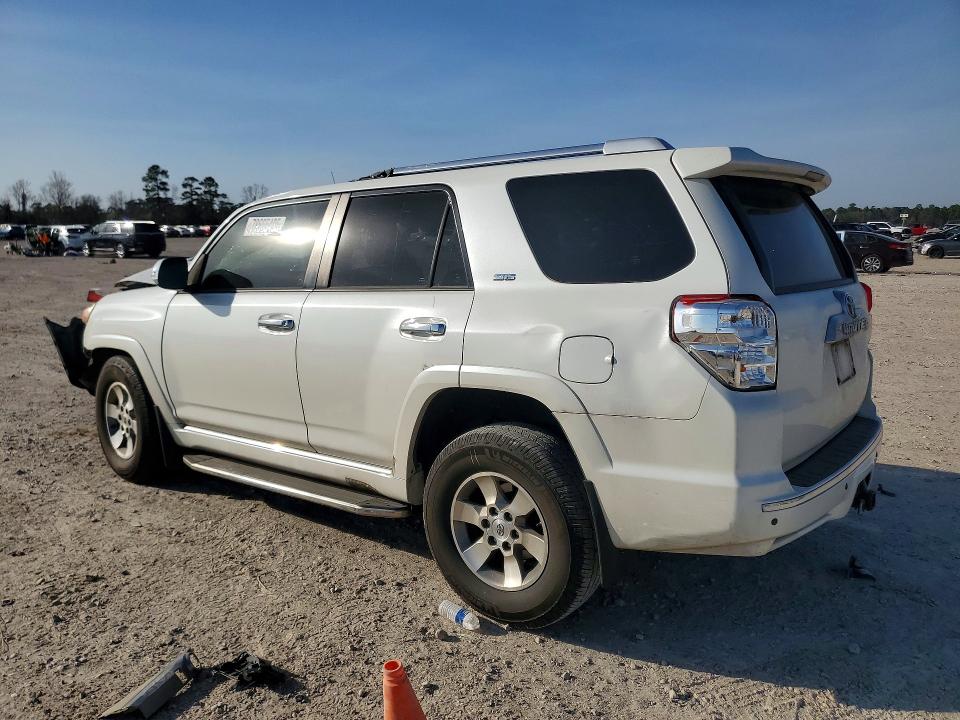 Photo 2 from auction – 2011 TOYOTA 4RUNNER with VIN JTEZU5JR2B5028079