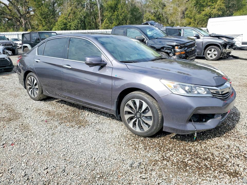 Photo 4 from auction – 2017 HONDA ACCORD with VIN JHMCR6F52HC027203