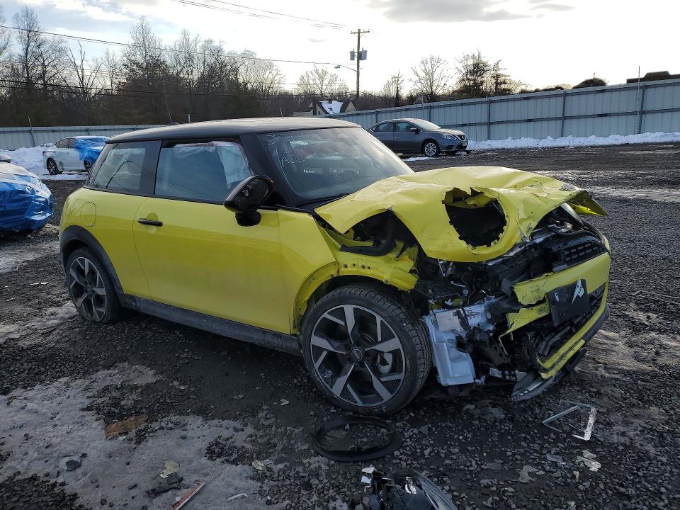 Photo 4 from auction – 2025 MINI COOPER with VIN WMW13GD03S2W58656