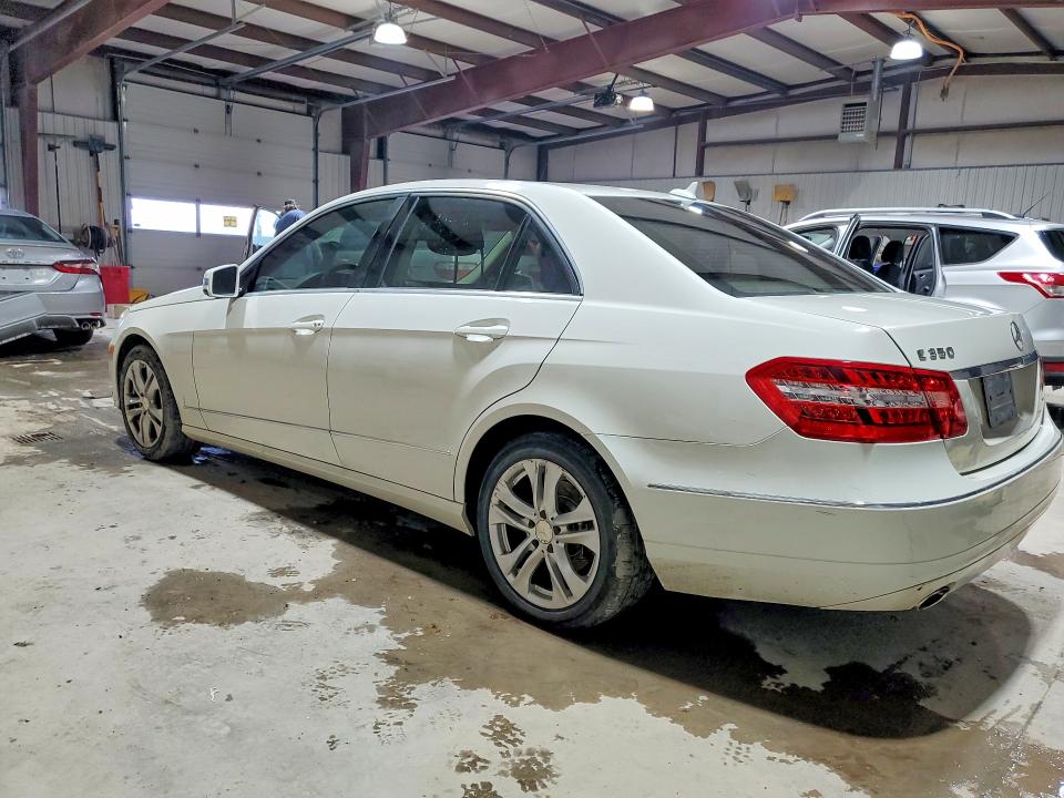 Photo 2 from auction – 2010 MERCEDES-BENZ E with VIN WDDHF5GB1AA161321