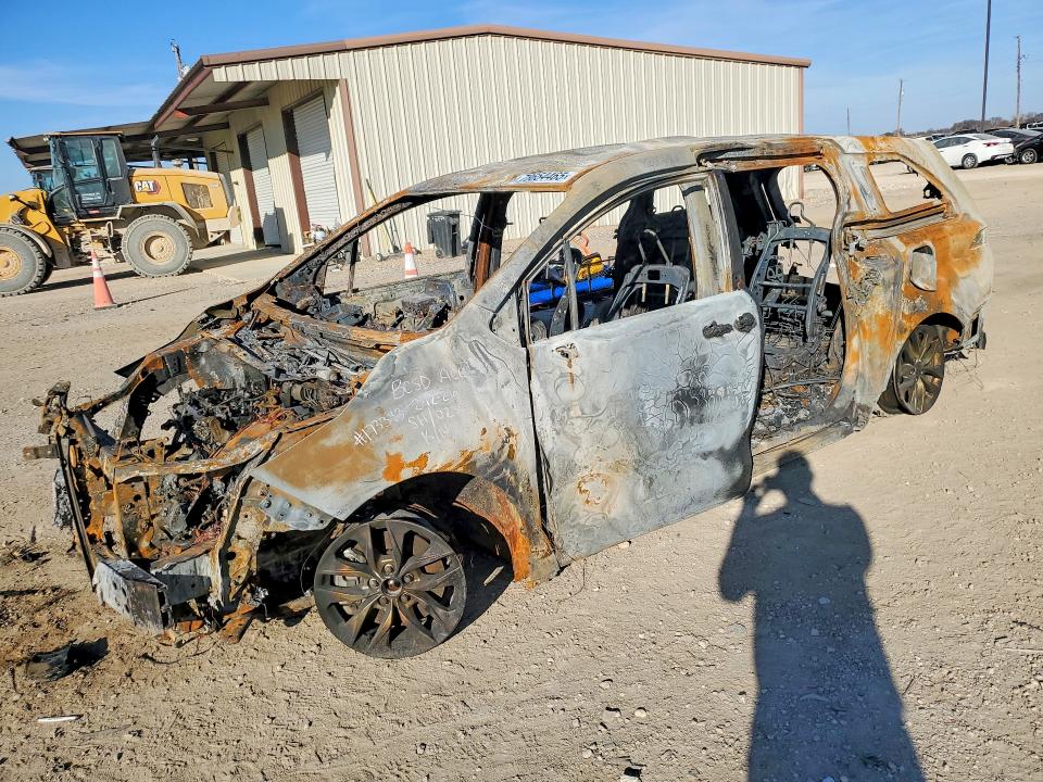TOYOTA SIENNA 2024 with VIN 5TDKRKEC0RS209133 - Photo from auction
