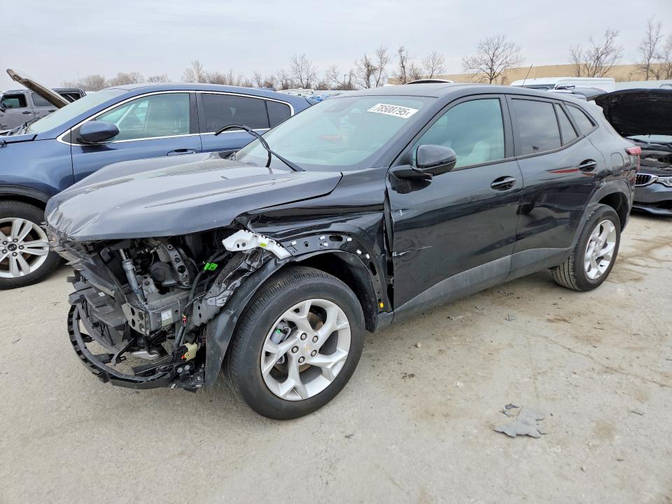 CHEVROLET TRAX 2025 with VIN KL77LFEP8SC329283 - Photo from auction