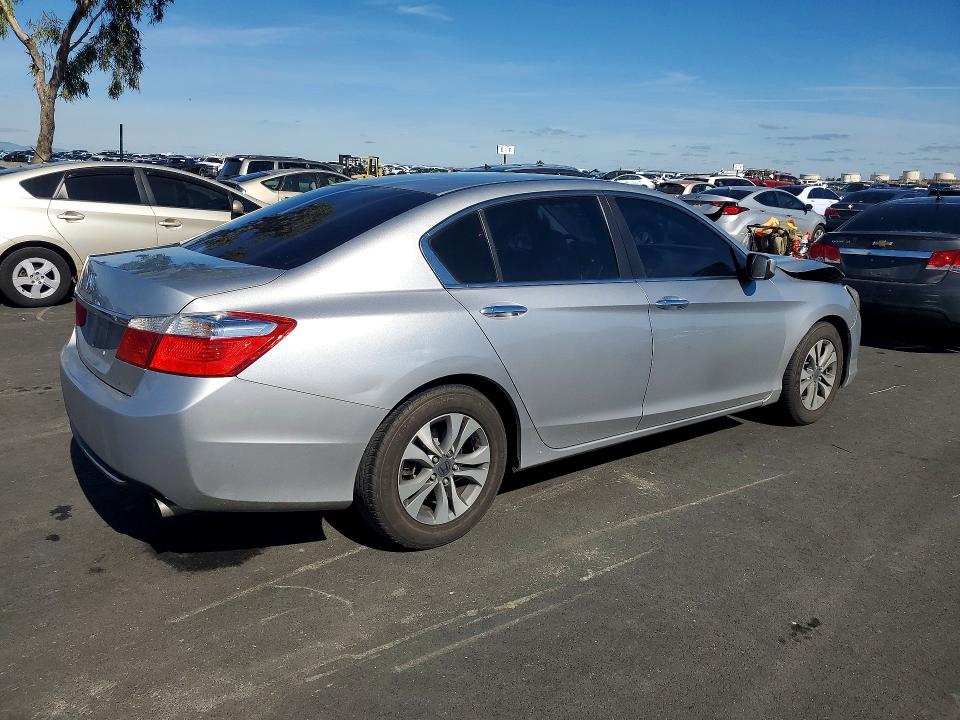 Photo 3 from auction – 2014 HONDA ACCORD with VIN 1HGCR2F33EA065556