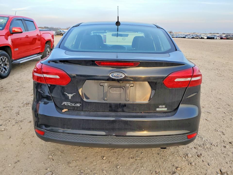 Photo 6 from auction – 2016 FORD FOCUS SE with VIN 1FADP3FE9GL406892