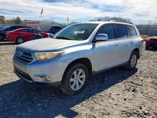 TOYOTA HIGHLANDER 2011 with VIN 5TDZK3EH8BS032079 - Photo from auction