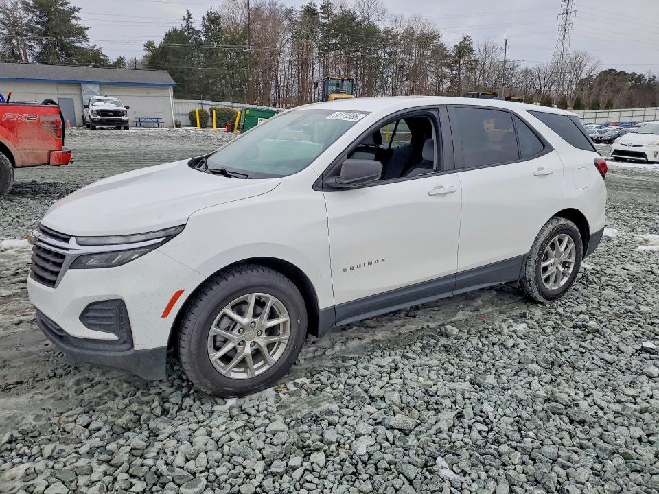 CHEVROLET EQUINOX 2022 with VIN 2GNAXHEV1N6126313 - Photo from auction