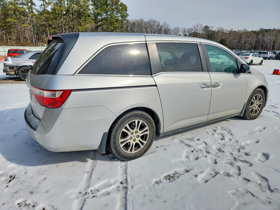 Photo 3 from auction – 2012 HONDA ODYSSEY EX with VIN 5FNRL5H40CB141871