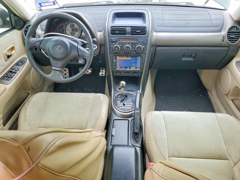 Photo 8 from auction – 2001 LEXUS IS with VIN JTHBD182610019547