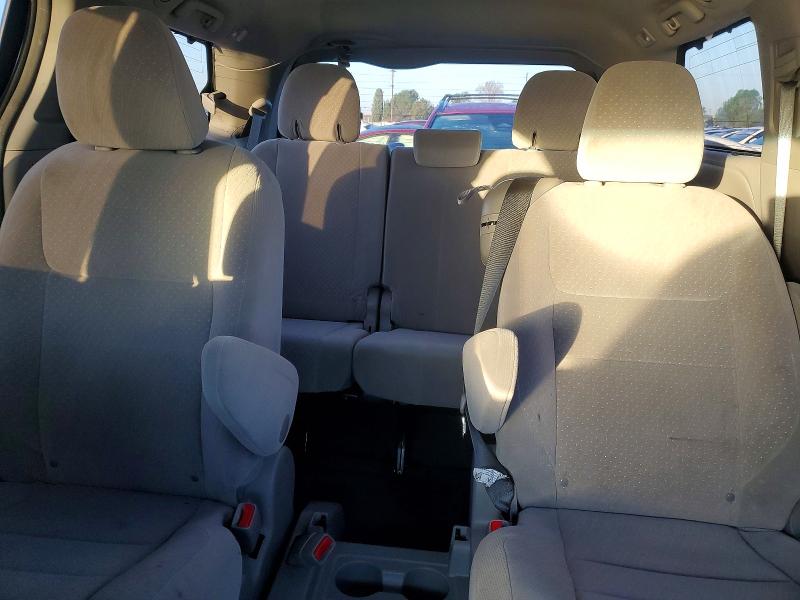 Photo 10 from auction – 2017 TOYOTA SIENNA LE with VIN 5TDKZ3DC3HS821719