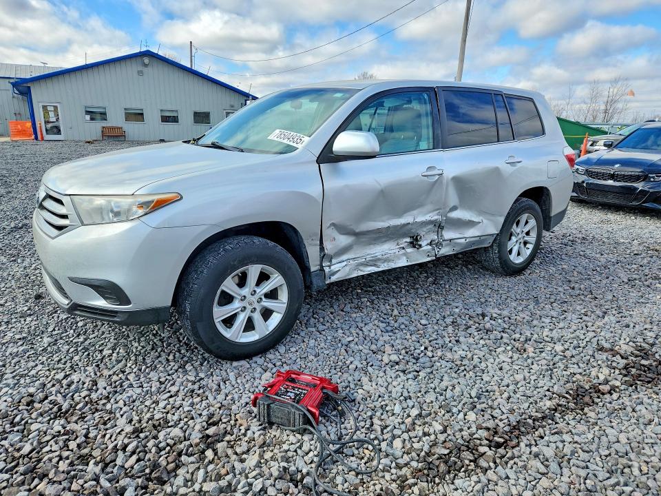TOYOTA HIGHLANDER 2013 z numerem VIN 5TDZA3EH7DS046013 - Zdjęcie z aukcji