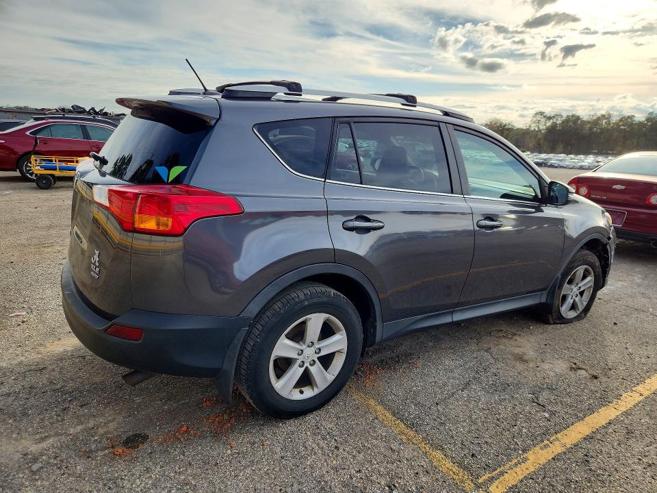 Photo 3 from auction – 2013 TOYOTA RAV4 with VIN 2T3RFREV6DW090691