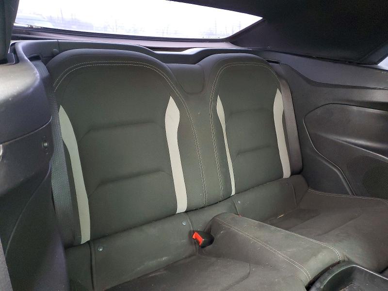 Photo 10 from auction – 2018 CHEVROLET CAMARO with VIN 1G1FB3DX1J0162100