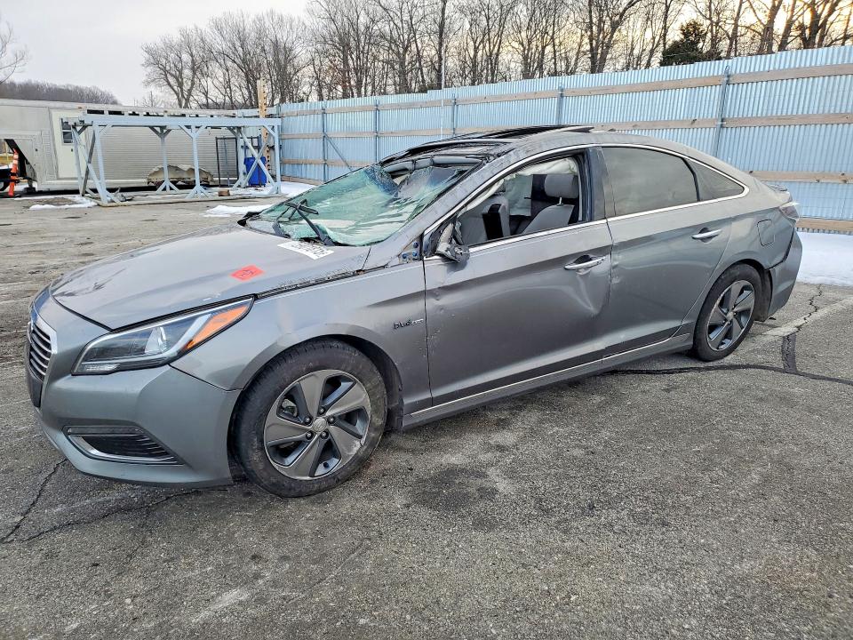 HYUNDAI SONATA 2017 with VIN KMHE34L1XHA058286 - Photo from auction
