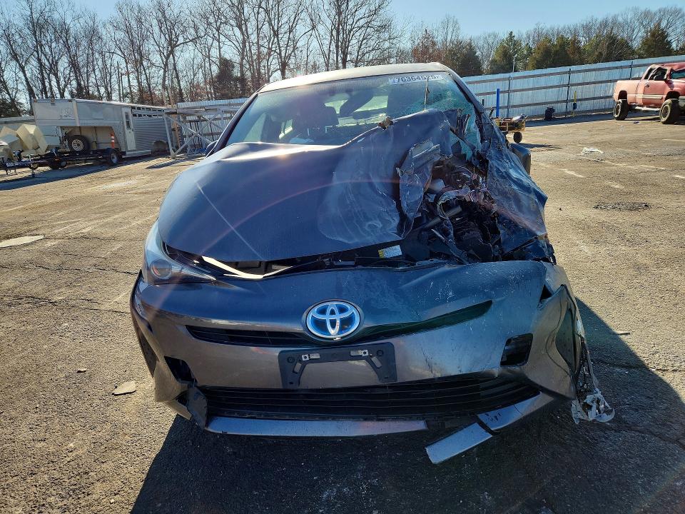 Photo 5 from auction – 2016 TOYOTA PRIUS with VIN JTDKARFU0G3502021