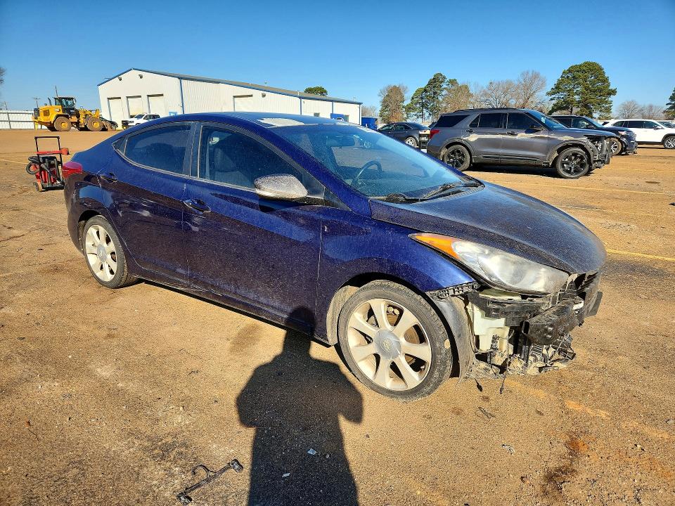 Photo 4 from auction – 2012 HYUNDAI ELANTRA with VIN 5NPDH4AE6CH091455
