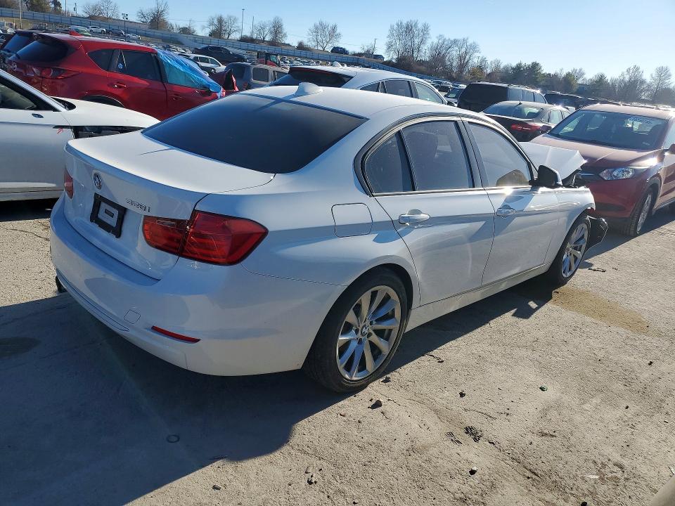Photo 3 from auction – 2012 BMW 328 with VIN WBA3A5C54CF259555