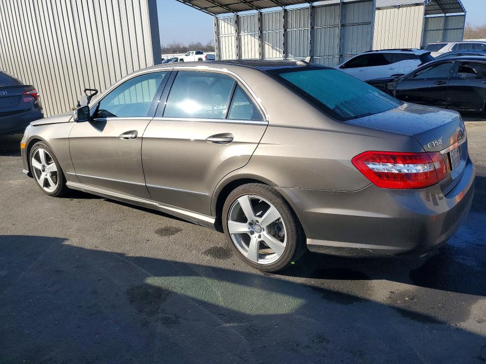 Zdjęcie 2 z aukcji – 2011 MERCEDES-BENZ E 350 4MAT z VIN WDDHF8HB4BA464711