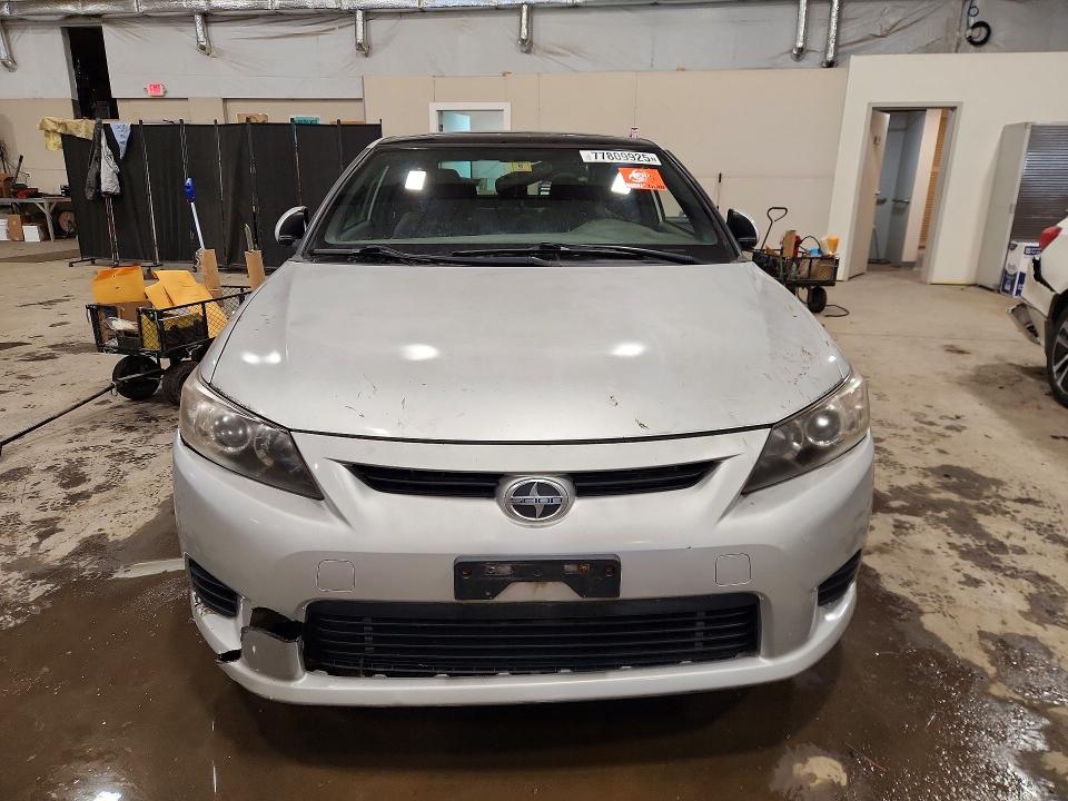 Photo 5 from auction – 2011 TOYOTA SCION TC with VIN JTKJF5C72B3019474