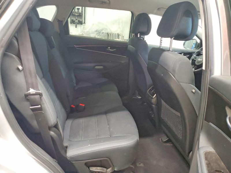 Photo 11 from auction – 2016 KIA SORENTO LX with VIN 5XYPGDA36GG166408
