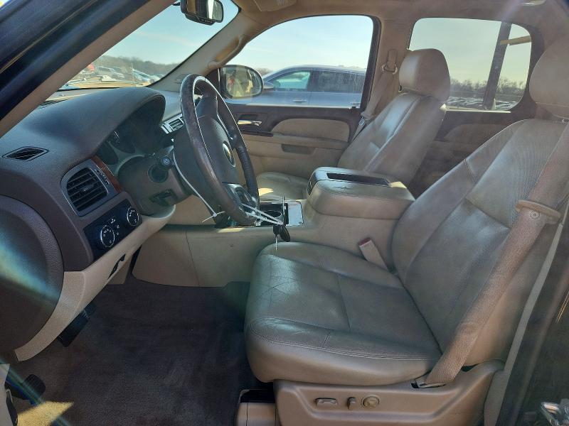 Photo 7 from auction – 2011 CHEVROLET TAHOE with VIN 1GNSKCE06BR108934
