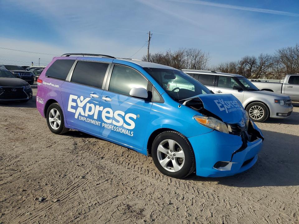 Photo 4 from auction – 2012 TOYOTA SIENNA with VIN 5TDKK3DC9CS187779