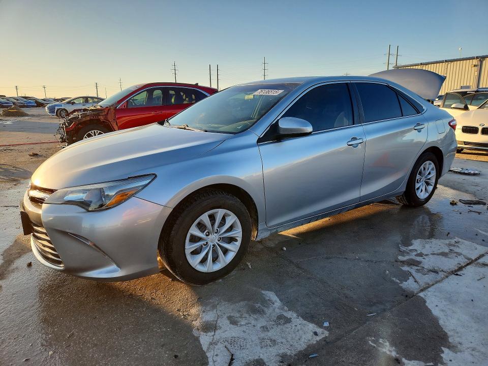 TOYOTA CAMRY 2015 with VIN 4T4BF1FK2FR499683 - Photo from auction