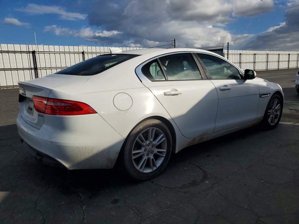 Photo 3 from auction – 2017 JAGUAR XE with VIN SAJAD4BG0HA961361