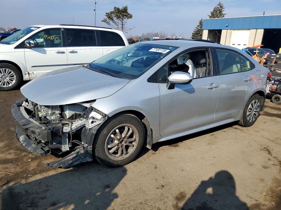 TOYOTA COROLLA 2022 with VIN JTDEAMDE6N3010764 - Photo from auction