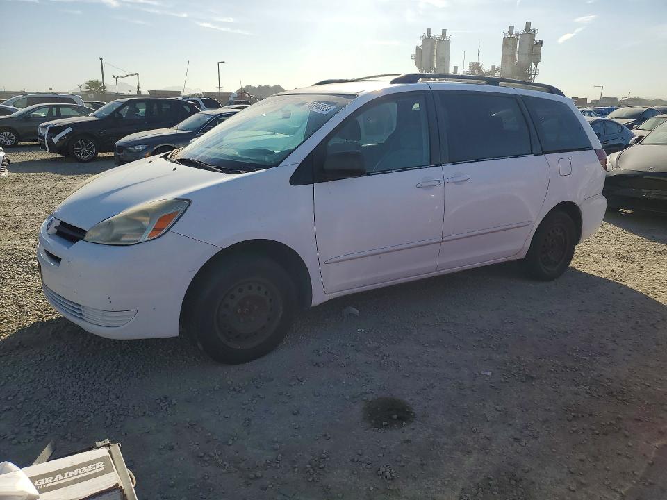 TOYOTA SIENNA CE 2005 with VIN 5TDZA23C95S318905 - Photo from auction