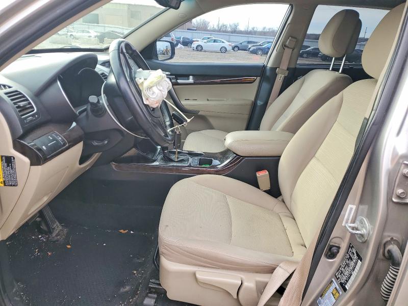 Photo 7 from auction – 2015 KIA SORENTO with VIN 5XYKTCA61FG571469