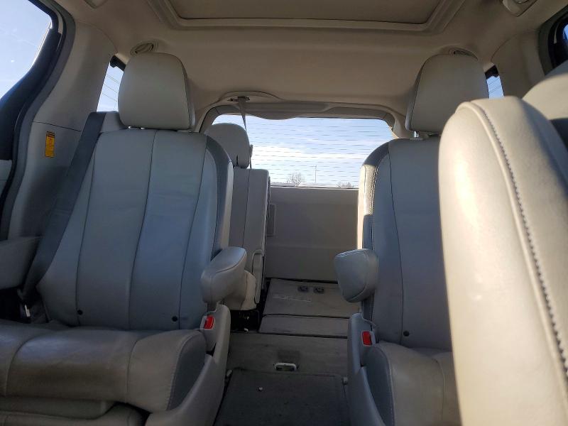 Photo 10 from auction – 2014 TOYOTA SIENNA XLE with VIN 5TDYK3DC9ES422677