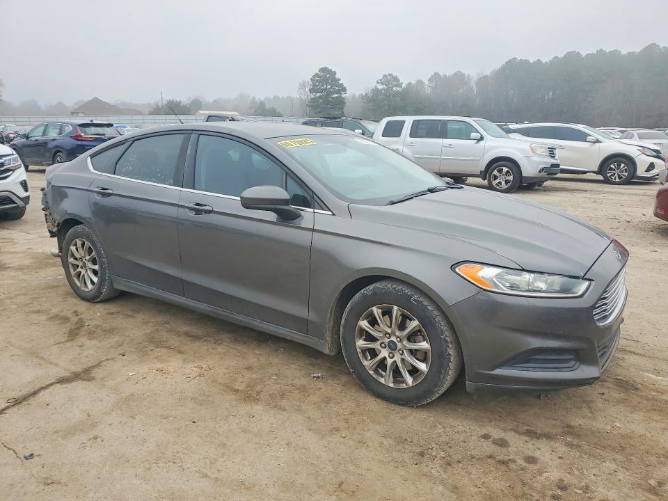 Photo 4 from auction – 2016 FORD FUSION S with VIN 3FA6P0G73GR152119